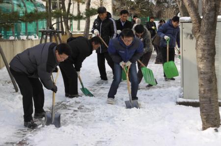 장안구&#44; 전 행정력 투입 제설작업 신속 완료